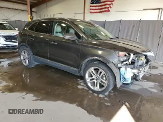 2017 Lincoln MKC Reserve with VIN 5LMCJ3D92HUL49436, listed as a Copart auction lot 50690175 with 26,796 mi miles and Salvage Title. Bid and sale history available at carsss.com. Image 4.