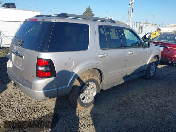 2008 Ford Explorer XLT z VIN 1FMEU73E38UA57643, wystawiony jako IAAI lot #42047634 z przebiegiem 135 336 mil mil oraz . Historia ofert i sprzedaży dostępna na DreamBid. Obrazek 4.