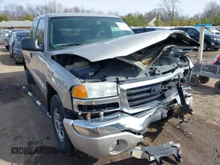 2004 GMC Sierra 1500 SLT with VIN 2GTEK19T741269934, listed as a IAAI auction lot 41868373 with 185,406 mi miles. Bid and sale history available at carsss.com. Image 1.