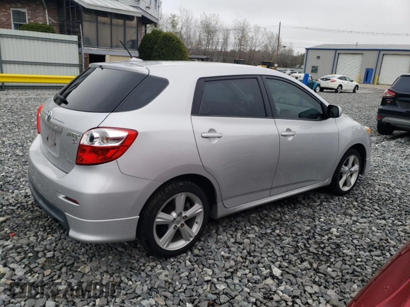 2010 Toyota Matrix S z VIN 2T1LE4EE9AC017087, wystawiony jako Copart lot #53549035 z przebiegiem 127 598 mil mil oraz Nie do naprawy • Non repairable. Historia ofert i sprzedaży dostępna na DreamBid. Obrazek 3.