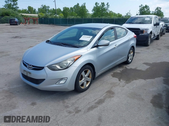 2013 Hyundai Elantra Limited z VIN 5NPDH4AE1DH284131, wystawiony jako IAAI lot #42454008 z przebiegiem 135 076 mil mil oraz . Historia ofert i sprzedaży dostępna na DreamBid. Obrazek 2.