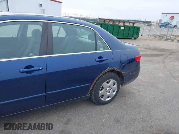 2005 Honda Accord LX z VIN 1HGCM56475A028423, wystawiony jako IAAI lot #41940782 z przebiegiem 265 543 mil mil oraz . Historia ofert i sprzedaży dostępna na DreamBid. Obrazek 6.