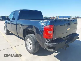 2007 Chevrolet Silverado 1500 Work Truck with VIN 1GCEK19C87E501718, listed as a IAAI auction lot 41971348 with 349,954 mi miles. Bid and sale history available at carsss.com. Image 3.