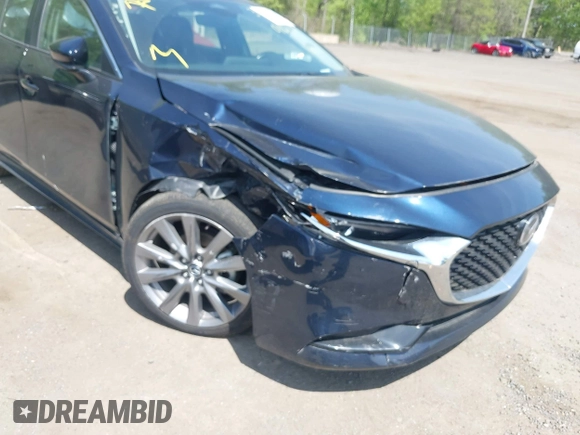 2024 Mazda 3 S Preferred with VIN 3MZBPACM7RM415218, listed as a IAAI auction lot 42140709 with 33,725 mi miles and . Bid and sale history available at carsss.com. Image 6.