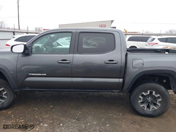 2022 Toyota Tacoma 4WD SR with VIN 3TMCZ5AN4NM476170, listed as a IAAI auction lot 41482149 with 57,126 mi miles. Bid and sale history available at carsss.com. Image 14.