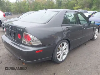 2001 Lexus IS with VIN JTHBD182610031889, listed as a IAAI auction lot 42170282 with 230,207 mi miles. Bid and sale history available at carsss.com. Image 4.