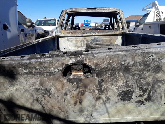 2001 Ford F-350 XL with VIN 1FTSW30F41ED70935, listed as a Copart auction lot 77158664 with Not Provided miles and Non Repairable. Bid and sale history available at DreamBid. Image 6.