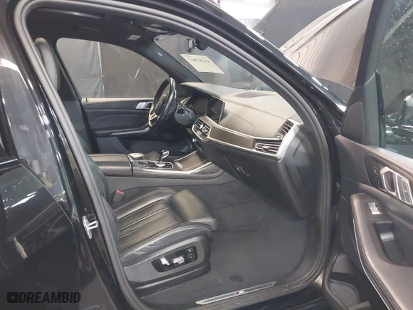 2022 BMW X7 xDrive40i with VIN 5UXCW2C08N9L04696, listed as a IAAI auction lot 41207847 with 44,986 mi miles. Bid and sale history available at carsss.com. Image 5.
