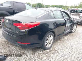 2013 Kia Optima LX z VIN 5XXGM4A74DG214208, wystawiony jako IAAI lot #42081326 z przebiegiem 142 877 mil mil oraz . Historia ofert i sprzedaży dostępna na DreamBid. Obrazek 4.