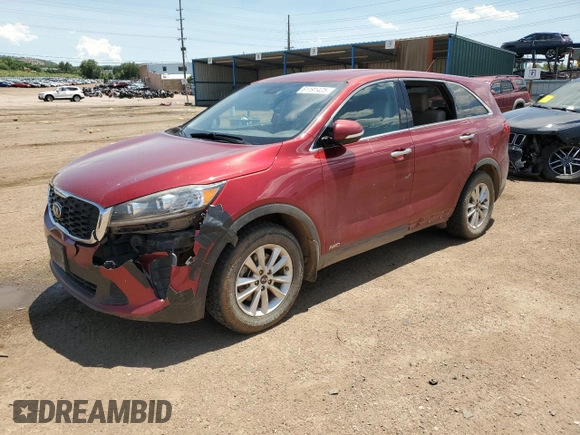 2019 Kia Sorento LX z VIN 5XYPGDA32KG459358, wystawiony jako Copart lot #61191425 z przebiegiem 178 369 mil mil oraz Czysty tytuł • Clean title. Historia ofert i sprzedaży dostępna na DreamBid. Obrazek 1.