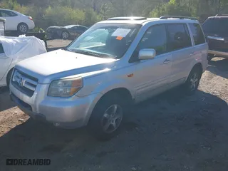 2008 Honda Pilot SE with VIN 5FNYF28388B027391, listed as a IAAI auction lot 41861572 with 183,714 mi miles. Bid and sale history available at carsss.com. Image 2.