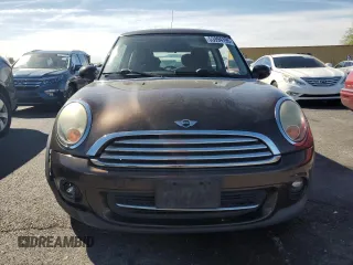 2011 MINI Hardtop with VIN WMWSU3C55BT094204, listed as a Copart auction lot 53994195 with 132,938 mi miles and Clean Title. Bid and sale history available at DreamBid. Image 5.