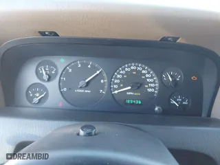 2004 Jeep Grand Cherokee Laredo with VIN 1J4GX48S64C401347, listed as a IAAI auction lot 41491111 with 189,436 mi miles. Bid and sale history available at carsss.com. Image 7.