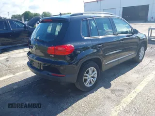 2016 Volkswagen Tiguan SEL with VIN WVGAV7AX2GW032915, listed as a IAAI auction lot 42257623 with 133,832 mi miles and . Bid and sale history available at DreamBid. Image 4.