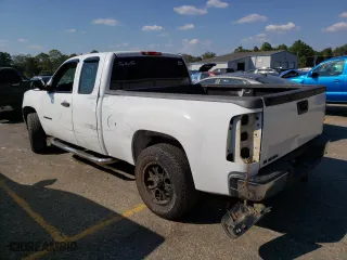 2007 GMC Sierra 1500 SLE1 with VIN 2GTEC19C471574261, listed as a Copart auction lot 77974174 with 197,683 mi miles and Salvage Title. Bid and sale history available at carsss.com. Image 2.
