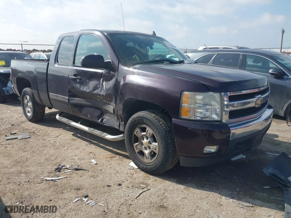 2008 Chevrolet Silverado 1500 LT w/1LT with VIN 2GCEC19J981145682, listed as a IAAI auction lot 41511150 with 142,290 mi miles. Bid and sale history available at carsss.com. Image 1.