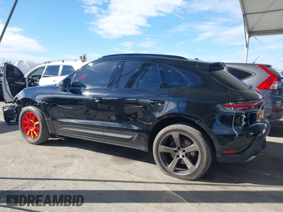 2022 Porsche Macan with VIN WP1AA2A56NLB01345, listed as a IAAI auction lot 41575471 with 22,445 mi miles. Bid and sale history available at carsss.com. Image 15.