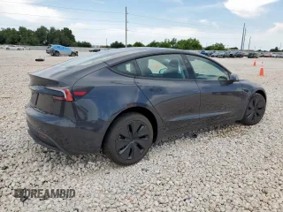 2025 Tesla Model 3 Long Range z VIN 5YJ3E1EA5SF000814, wystawiony jako Copart lot #57821595 z przebiegiem 727 mil mil oraz Szkoda całkowita • Salvage title. Historia ofert i sprzedaży dostępna na DreamBid. Obrazek 3.