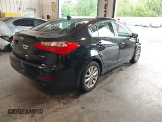 2014 Kia Forte EX z VIN KNAFX4A88E5199386, wystawiony jako IAAI lot #42358884 z przebiegiem 90 259 mil mil oraz . Historia ofert i sprzedaży dostępna na DreamBid. Obrazek 4.