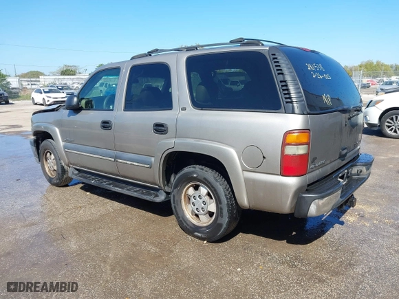 2002 Chevrolet Tahoe LT with VIN 1GNEC13Z72R281538, listed as a IAAI auction lot 41692881 with 188,140 mi miles. Bid and sale history available at carsss.com. Image 3.