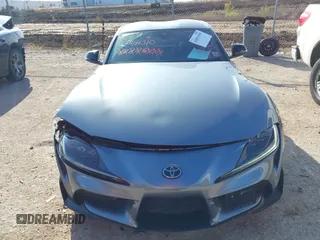 2021 Toyota GR Supra 2.0 with VIN WZ1DB2C01MW041227, listed as a IAAI auction lot 41011310 with 17,840 mi miles. Bid and sale history available at carsss.com. Image 12.