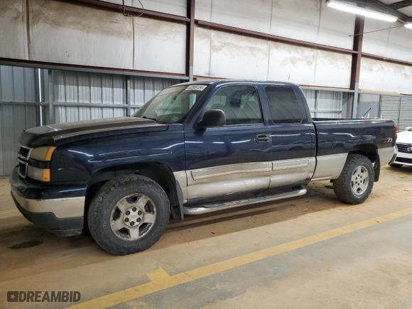 2007 Chevrolet Silverado 1500 Classic LT1 with VIN 1GCEK19Z27Z112103, listed as a Copart auction lot 82869124 with 221,425 mi miles and Salvage Title. Bid and sale history available at carsss.com. Image 1.