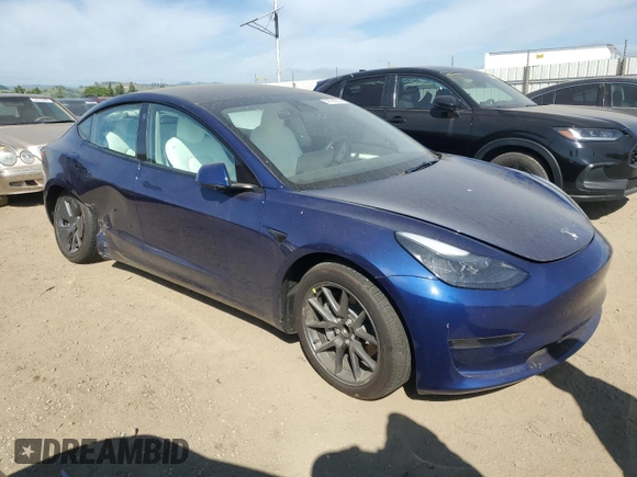 2023 Tesla Model 3 z VIN 5YJ3E1EA5PF547556, wystawiony jako Copart lot #52799655 z przebiegiem 5 242 mil mil oraz Szkoda całkowita • Salvage title. Historia ofert i sprzedaży dostępna na DreamBid. Obrazek 4.