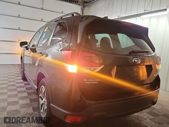 2023 Subaru Forester Premium z VIN JF2SKAEC6PH468002, wystawiony jako IAAI lot #42547222 z przebiegiem 73 121 mil mil oraz . Historia ofert i sprzedaży dostępna na DreamBid. Obrazek 41.