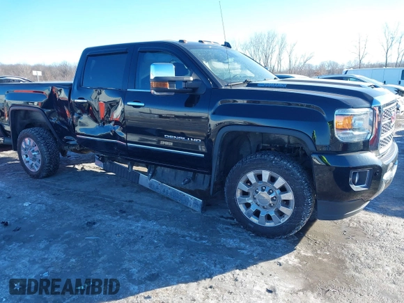 2019 GMC Sierra 2500HD Denali with VIN 1GT12SEYXKF224711, listed as a IAAI auction lot 41407508 with 77,158 mi miles. Bid and sale history available at carsss.com. Image 13.