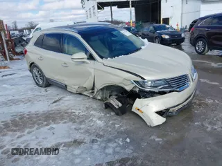 2016 Lincoln MKX Select with VIN 2LMTJ8KRXGBL86620, listed as a IAAI auction lot 41511280 with 90,379 mi miles. Bid and sale history available at carsss.com. Image 1.