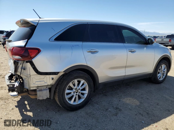 2019 Kia Sorento LX with VIN 5XYPG4A30KG449573, listed as a Copart auction lot 48231315 with 83,287 mi miles and Salvage Title. Bid and sale history available at carsss.com. Image 3.
