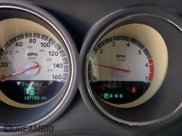 2010 Dodge Challenger R/T z VIN 2B3CJ5DT9AH113908, wystawiony jako Copart lot #47798975 z przebiegiem 137 153 mil mil oraz Szkoda całkowita • Salvage title. Historia ofert i sprzedaży dostępna na DreamBid. Obrazek 9.