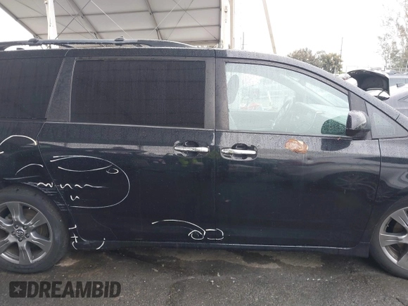 2018 Toyota Sienna SE with VIN 5TDXZ3DC1JS953289, listed as a IAAI auction lot 41525385 with 63,450 mi miles and . Bid and sale history available at DreamBid. Image 14.