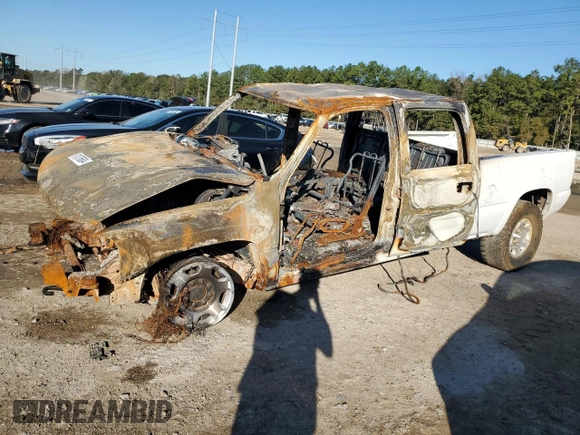 2004 GMC Sierra 2500HD z VIN 1GTHK23144F141847, wystawiony jako Copart lot #81376684 z przebiegiem Nie podano mil oraz Szkoda całkowita • Salvage title. Historia ofert i sprzedaży dostępna na DreamBid. Obrazek 1.