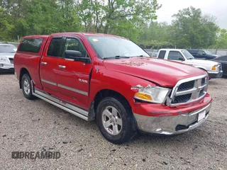 2010 Dodge 1500 SLT z VIN 1D7RB1GP6AS226727, wystawiony jako IAAI lot #42242973 z przebiegiem 142 825 mil mil oraz . Historia ofert i sprzedaży dostępna na DreamBid. Obrazek 1.