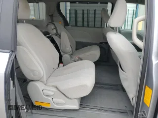 2012 Toyota Sienna LE AAS z VIN 5TDKK3DC0CS222967, wystawiony jako Copart lot #58044405 z przebiegiem 219 970 mil mil oraz Szkoda całkowita • Salvage title. Historia ofert i sprzedaży dostępna na DreamBid. Obrazek 11.