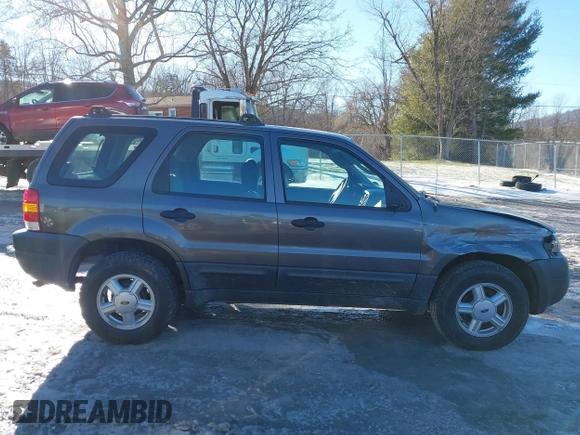 2003 Ford Escape XLS Popular with VIN 1FMYU02103KE02490, listed as a IAAI auction lot 41326202 with 190,280 mi miles and . Bid and sale history available at DreamBid. Image 14.
