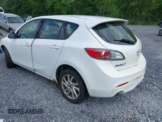 2013 Mazda 3 i Touring z VIN JM1BL1LP1D1832798, wystawiony jako IAAI lot #42466908 z przebiegiem 159 724 mil mil oraz . Historia ofert i sprzedaży dostępna na DreamBid. Obrazek 3.