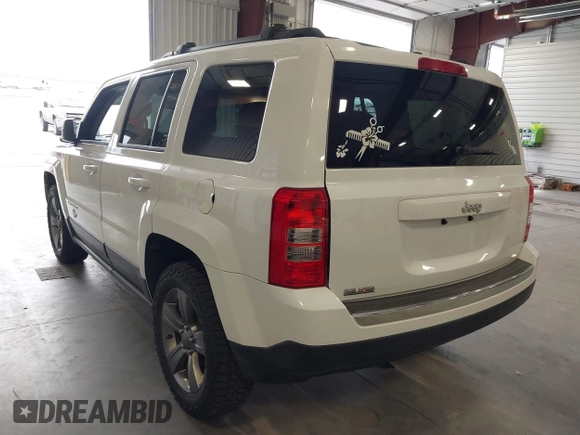 2014 Jeep Patriot High Altitude z VIN 1C4NJPFA3ED624662, wystawiony jako IAAI lot #42253988 z przebiegiem 121 182 mil mil oraz . Historia ofert i sprzedaży dostępna na DreamBid. Obrazek 3.