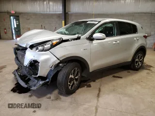 2020 Kia Sportage LX z VIN KNDPMCAC8L7661090, wystawiony jako Copart lot #53094205 z przebiegiem 35 990 mil mil oraz Szkoda całkowita • Salvage title. Historia ofert i sprzedaży dostępna na DreamBid. Obrazek 1.