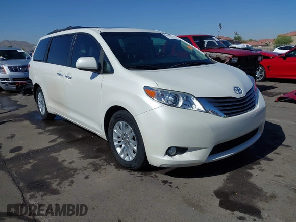 2017 Toyota Sienna XLE Auto Access Seat z VIN 5TDYZ3DC1HS889513, wystawiony jako IAAI lot #42290751 z przebiegiem 135 988 mil mil oraz . Historia ofert i sprzedaży dostępna na DreamBid. Obrazek 1.