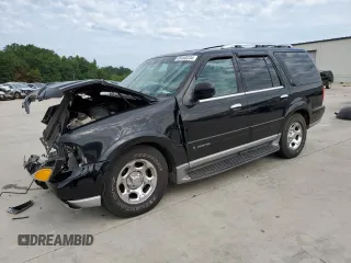 2000 Lincoln Navigator z VIN 5LMRU27A6YLJ02461, wystawiony jako Copart lot #65460334 z przebiegiem 135 699 mil mil oraz Szkoda całkowita • Salvage title. Historia ofert i sprzedaży dostępna na DreamBid. Obrazek 1.