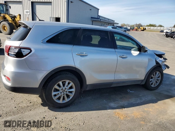 2019 Kia Sorento LX z VIN 5XYPG4A50KG463698, wystawiony jako Copart lot #50088435 z przebiegiem 68 787 mil mil oraz Szkoda całkowita • Salvage title. Historia ofert i sprzedaży dostępna na DreamBid. Obrazek 3.