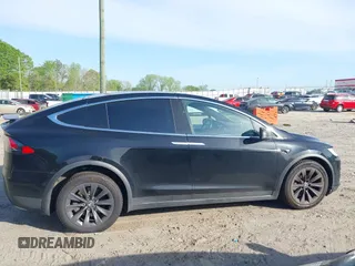 2017 Tesla Model X 90D z VIN 5YJXCAE29HF078571, wystawiony jako IAAI lot #42050041 z przebiegiem 216 874 mil mil oraz . Historia ofert i sprzedaży dostępna na DreamBid. Obrazek 13.
