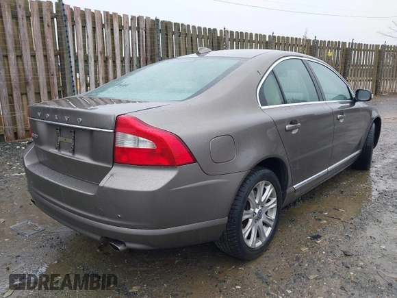 2011 Volvo S80 3.2L with VIN YV1940AS2B1148864, listed as a IAAI auction lot 41721256 with 92,714 mi miles. Bid and sale history available at carsss.com. Image 4.