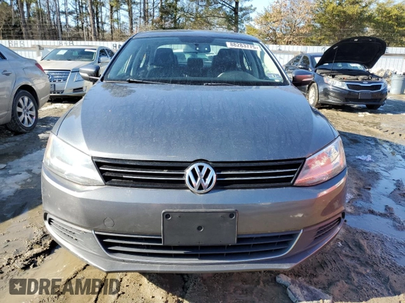 2014 Volkswagen Jetta Sedan SE with VIN 3VWD17AJ7EM256152, listed as a Copart auction lot 88283775 with 105,702 mi miles and Clean Title. Bid and sale history available at carsss.com. Image 5.