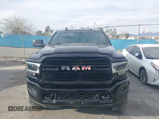2021 Ram 2500 Laramie z VIN 3C6UR5FL7MG590681, wystawiony jako IAAI lot #41679165 z przebiegiem 28 482 mil mil oraz . Historia ofert i sprzedaży dostępna na DreamBid. Obrazek 12.