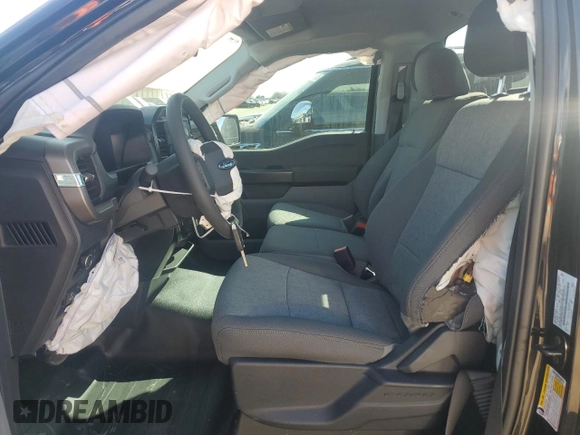 2024 Ford F-150 XL z VIN 1FTMF1KPXRKF31871, wystawiony jako Copart lot #87257844 z przebiegiem 38 mil mil oraz Szkoda całkowita • Salvage title. Historia ofert i sprzedaży dostępna na DreamBid. Obrazek 7.
