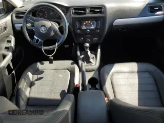 2011 Volkswagen Jetta SEL с VIN 3VWGX7AJXBM320093, выставлен на аукционе Copart как лот 72485144 с пробегом 102 800 миль миль и Списание • Salvage title. История ставок и продаж доступна на DreamBid. Изображение 8.