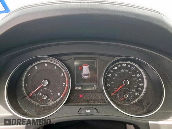 2018 Volkswagen Atlas SE with VIN 1V2LR2CA6JC536761, listed as a Copart auction lot 62390765 with 70,238 mi miles and Salvage title. Bid and sale history available at DreamBid. Image 9.